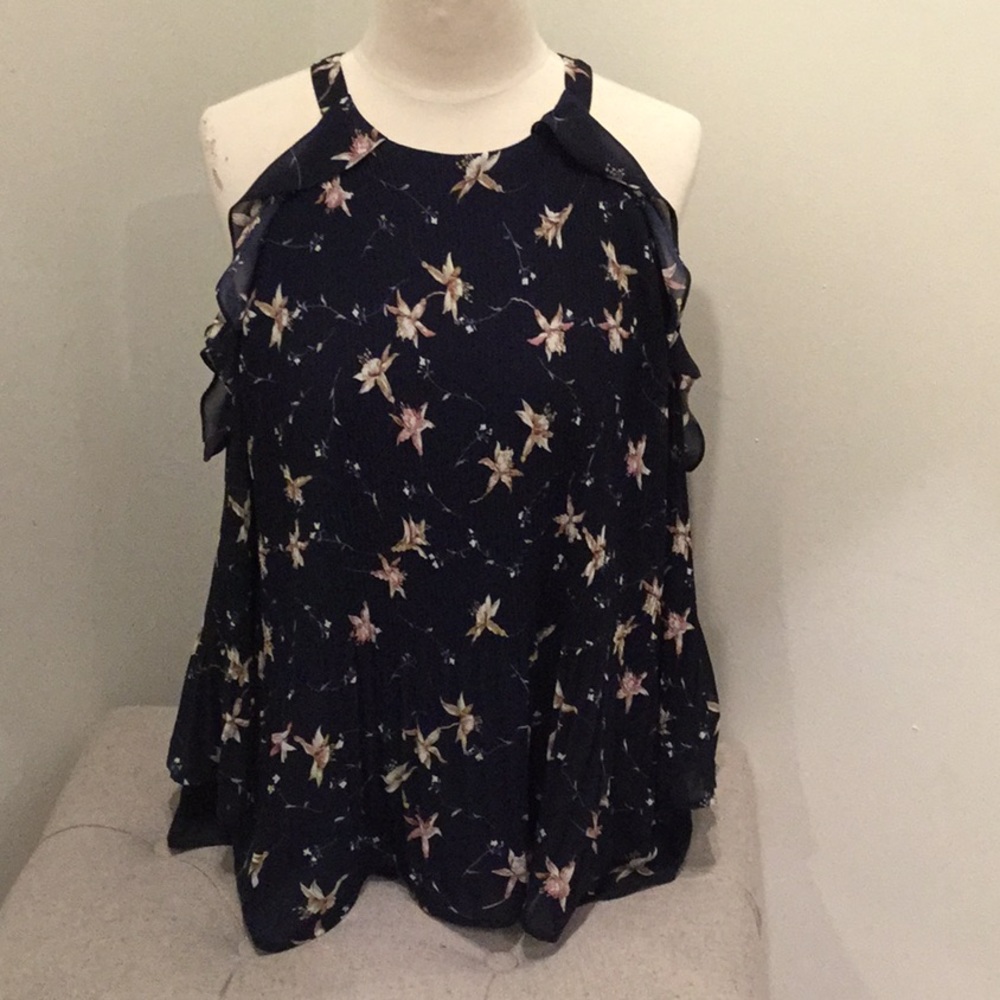 Dora Landa Dora Cold-shoulder top